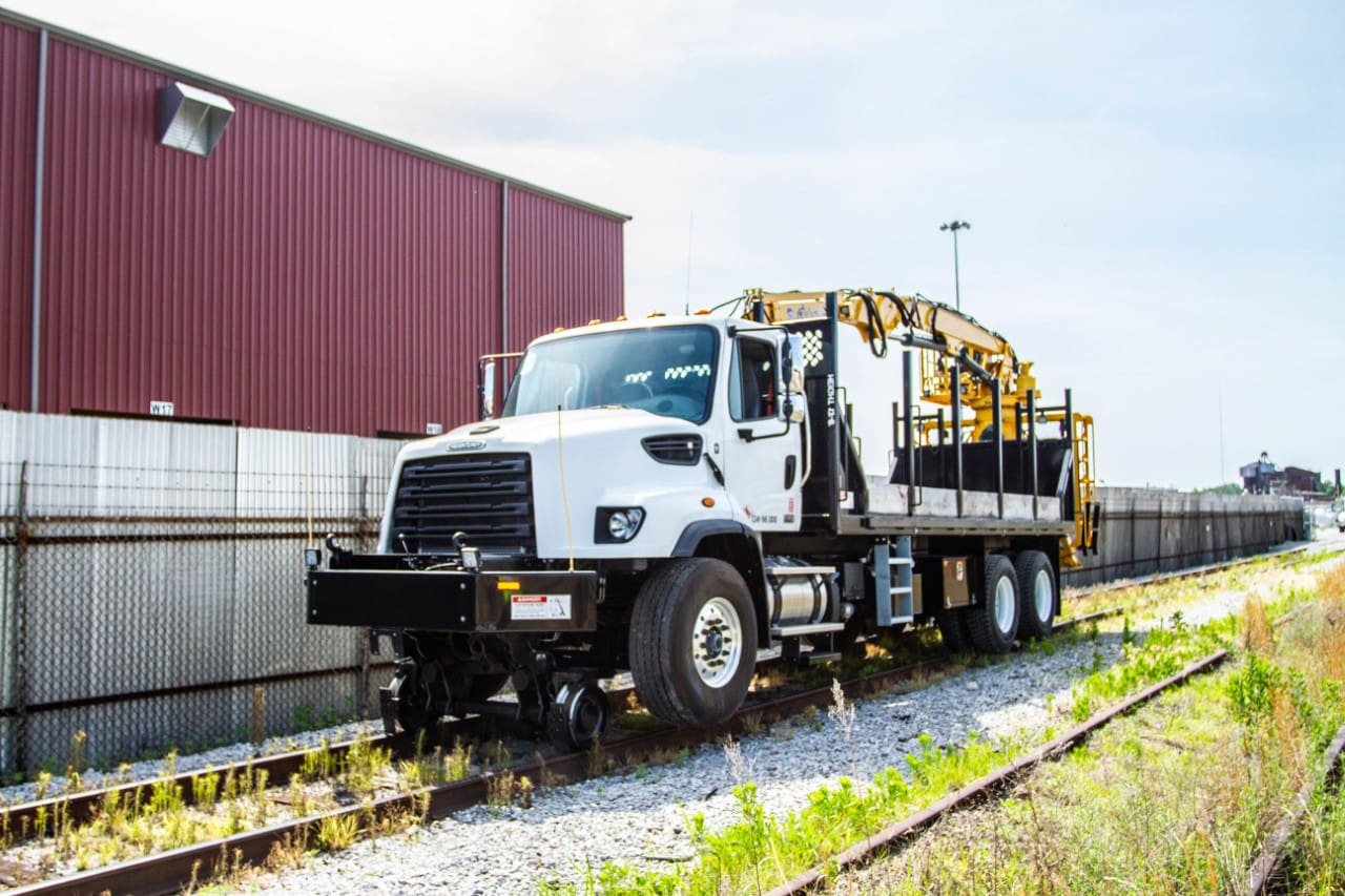 Hi-Rail Material Handlers – Spec 755