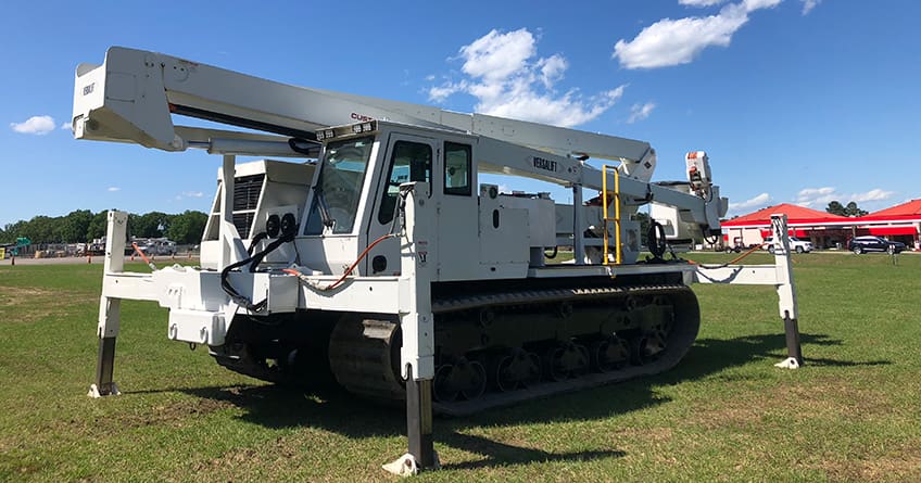 Versalift VST-9000-E100 Tracked Bucket Truck
