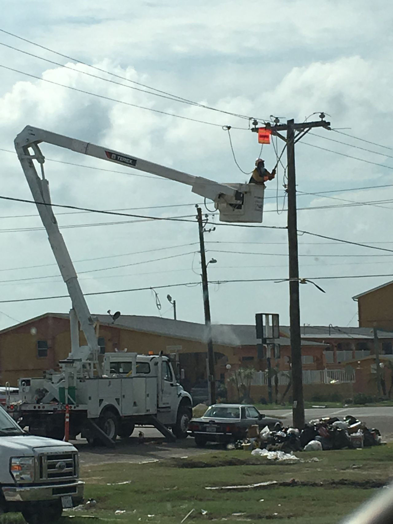 Storm Relief Bucket Truck Terex