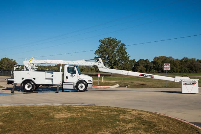 Overcenter Bucket Truck