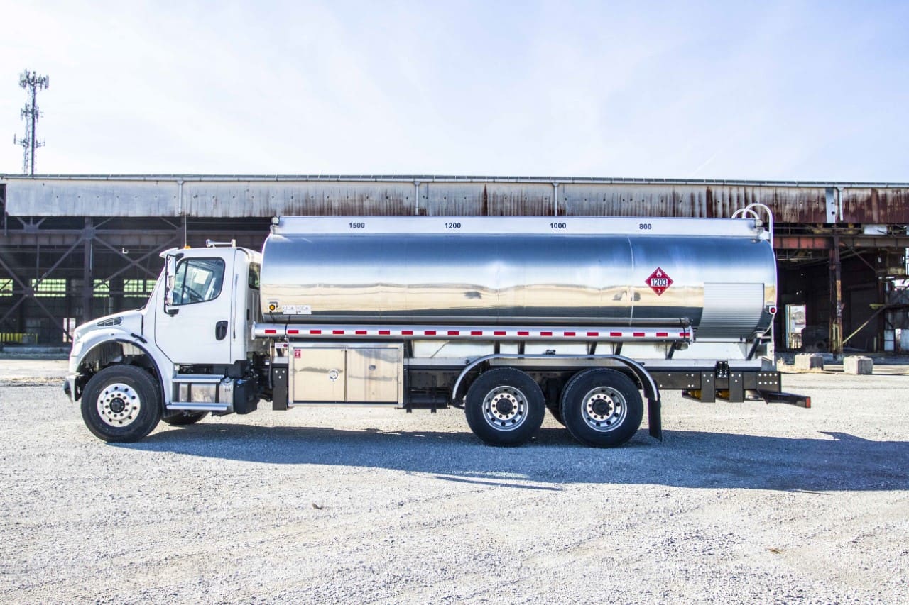 Refined Fueling Trucks - Custom Truck One Source (6)