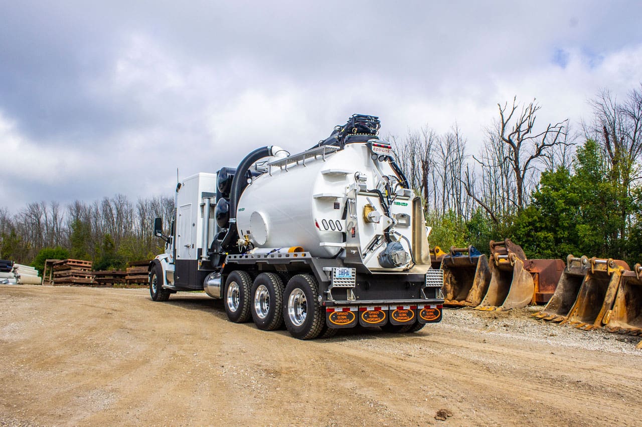 Tornado F4 Eco-Lite Hydrovac Truck on a Peterbilt