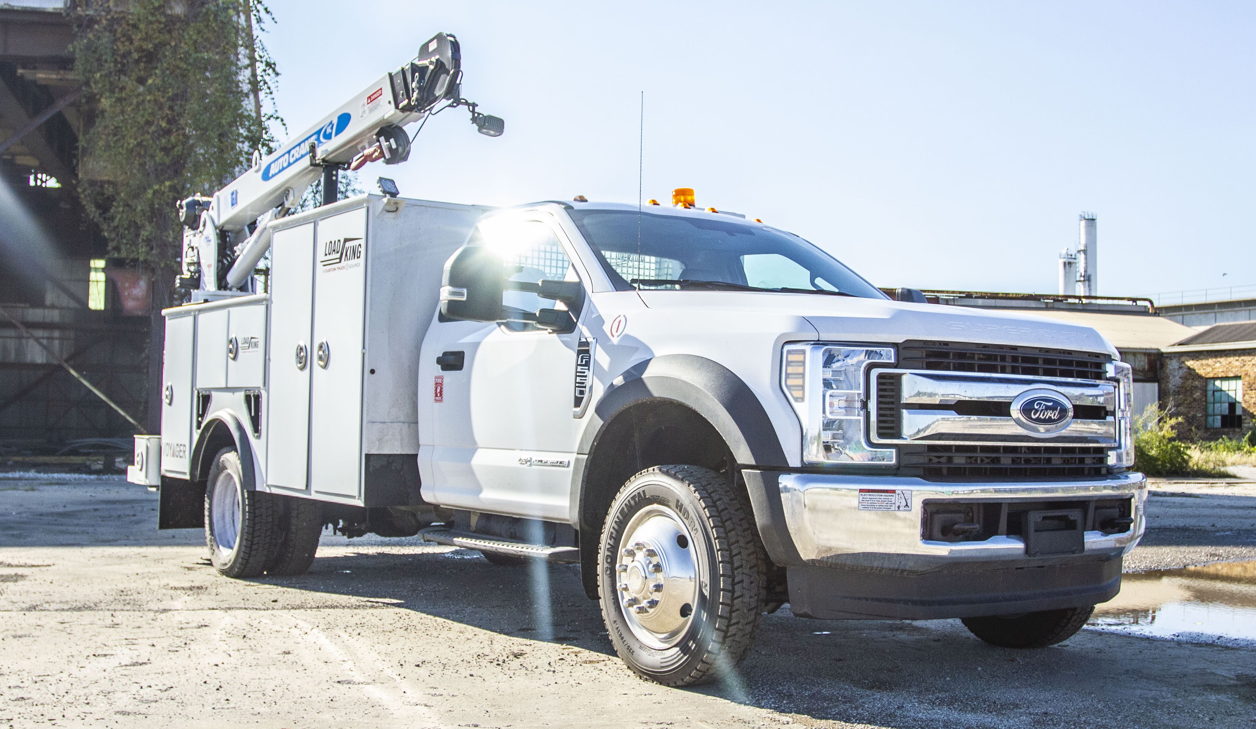 Ford F-550 Commercial Truck of the Year- Load King Voyager I