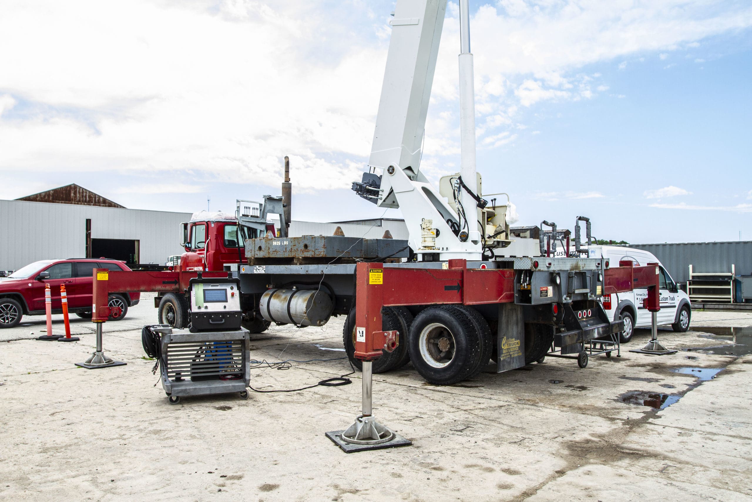 boom truck testing cycle to replicate years of use