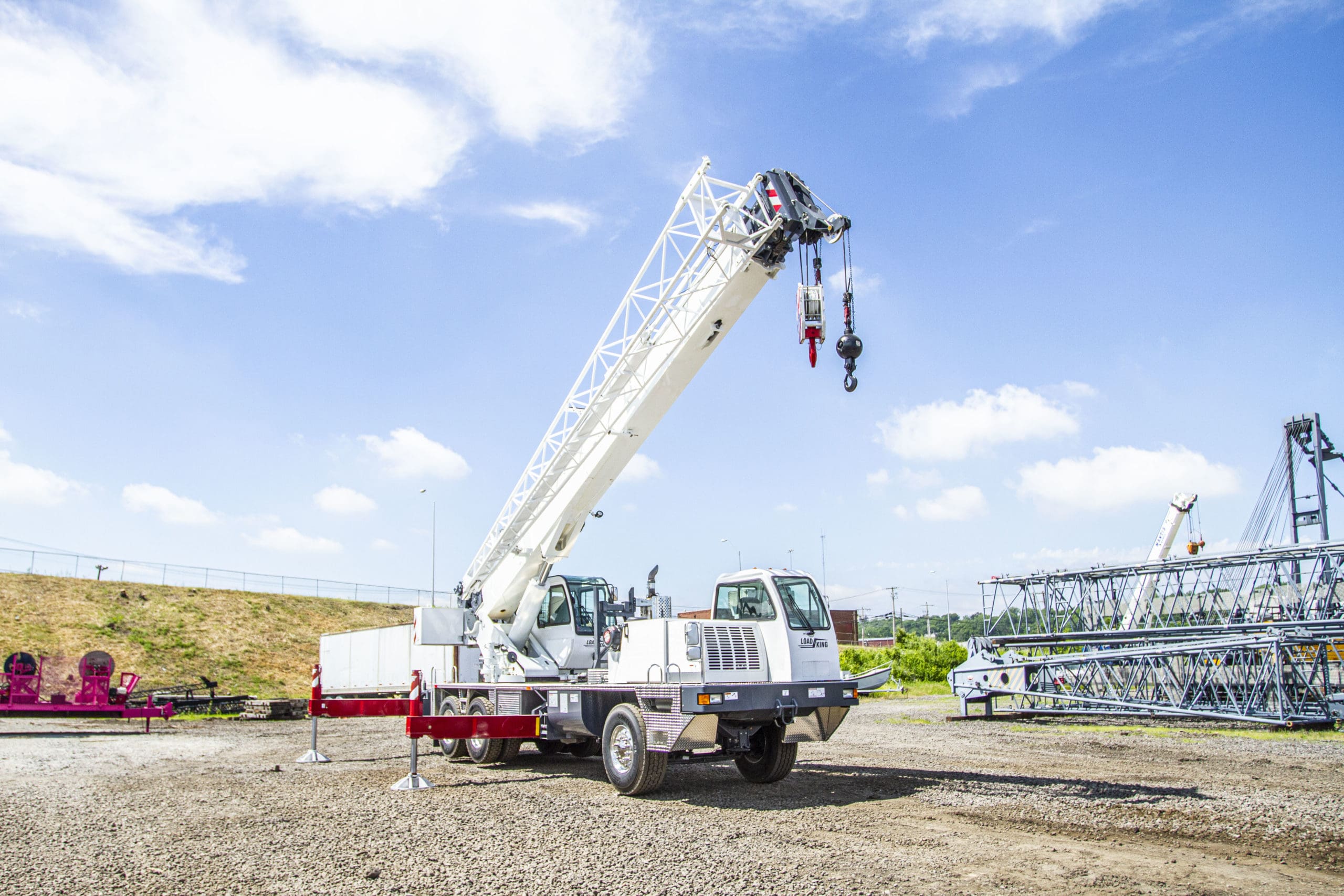 Load King Stinger 340-105 truck crane