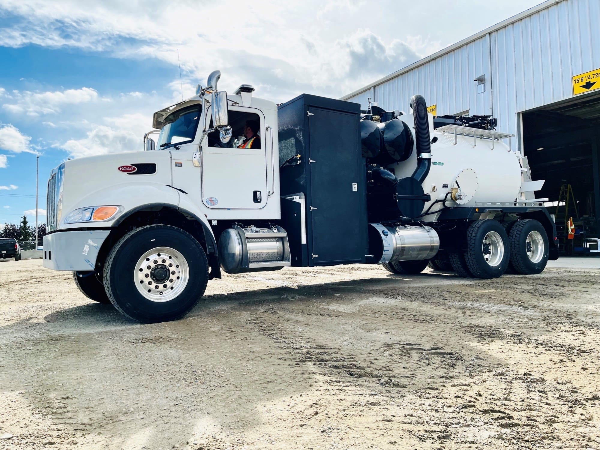 Tornado F2 Vac Truck